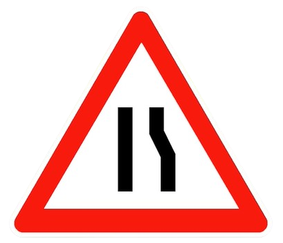 Chaussee retrecie a droite